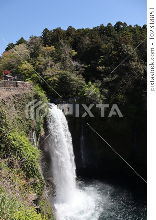 Sound stop waterfall (Fujinomiya City, Shizuoka) Sound stop waterfall (Fujinomiya City, Shizuoka) 102318851