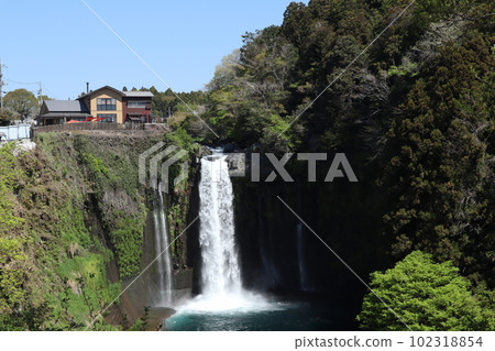 Sound stop waterfall (Fujinomiya City, Shizuoka) Sound stop waterfall (Fujinomiya City, Shizuoka) 102318854