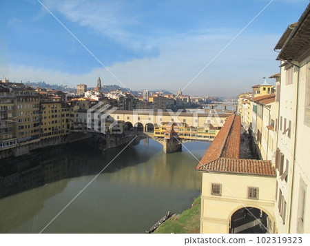 Ponte Vecchio in Florence, Italy Ponte Vecchio in Florence, Italy 102319323