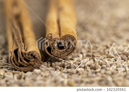 Ceylon real cinnamon with anise seeds Ceylon real cinnamon with anise seeds 102320561