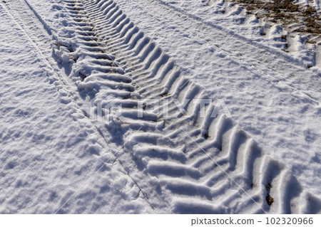 dangerous road for cars in the winter cold season dangerous road for cars in the winter cold season 102320966