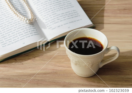 Relaxing coffee,放鬆意象的咖啡,(復古洋書和咖啡) Relaxing coffee,放鬆意象的咖啡,(復古洋書和咖啡) 102323039