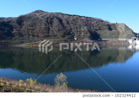 Kanawa River Dam的100個水壩湖泊 Kanawa River Dam的100個水壩湖泊 102324412