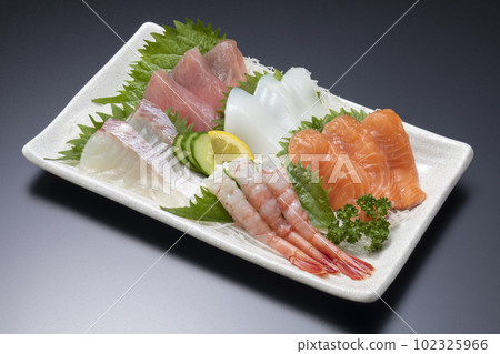 Assortment of 5 sashimi 102325966