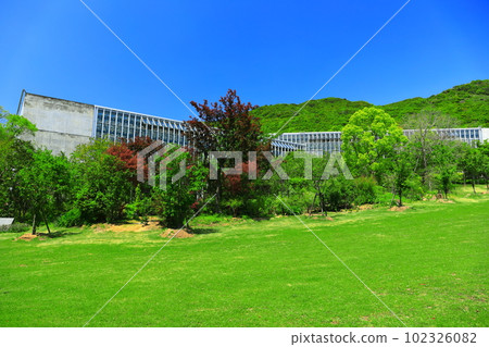 [Hyogo Prefecture] Sunny Awaji Yumebutai Koen Greenhouse Awaji Green Building 102326082