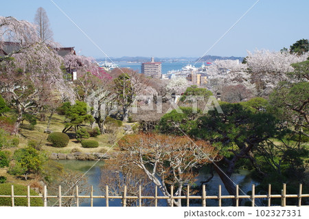 從鹽灶市的庭園眺望市景 從鹽灶市的庭園眺望市景 102327331