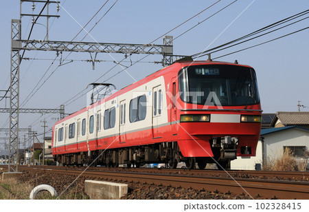 在名鐵本線黑田站附近運行的 1800 系列列車 在名鐵本線黑田站附近運行的 1800 系列列車 102328415