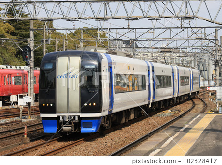 MU-Sky 穿過名鐵常滑線 Shurakuen 站 MU-Sky 穿過名鐵常滑線 Shurakuen 站 102328417