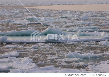 drift ice at sunrise 102328587