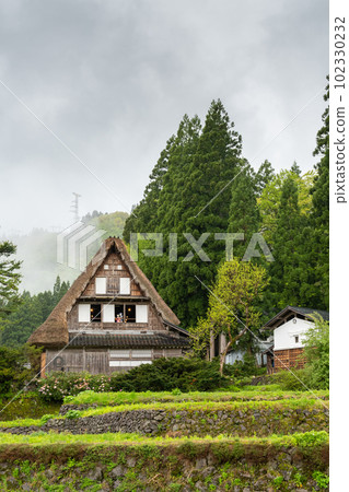 五箇山相倉合掌造村的早晨 五箇山相倉合掌造村的早晨 102330232