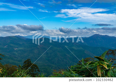 Mt. Hyono seen from the trail connecting Mt. Funaki and Mt. Komanoo 1 Mimasaka City, Okayama Prefecture and Shiso City, Hyogo Prefecture Mt. Hyono seen from the trail connecting Mt. Funaki and Mt. Komanoo 1 Mimasaka City, Okayama Prefecture and Shiso City, Hyogo Prefecture 102330462