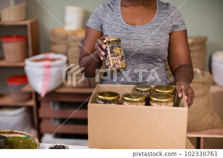 Products  102330761