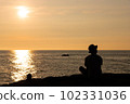 千疊敷海灘日落和剪影 102331036