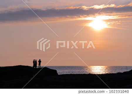 千疊敷海灘日落和剪影 102331040