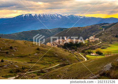 Abruzzo - Gran Sasso - Santo Stefano di Sessanio - Italy Abruzzo - Gran Sasso - Santo Stefano di Sessanio - Italy 102331526
