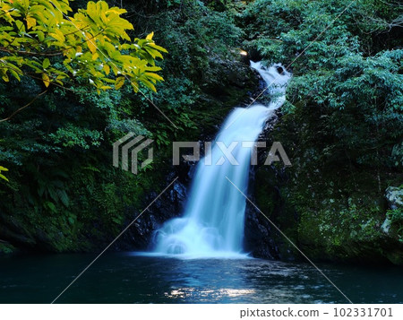 Materiya Falls (Amami City, Kagoshima Prefecture) 102331701