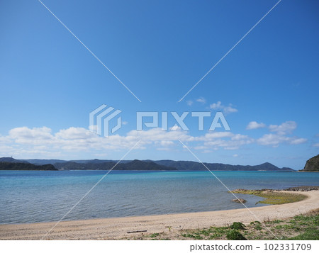 Sakihara Beach (Kasari Town, Amami City, Kagoshima Prefecture) Unprocessed 102331709