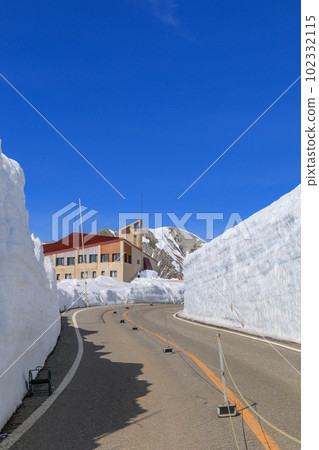 Toyama Tateyama Murodo_Superb View of Snow Otani 102332115