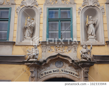 Summer Travel to capital of Austria Vienna 102333944