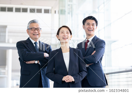 Business person portrait 102334801