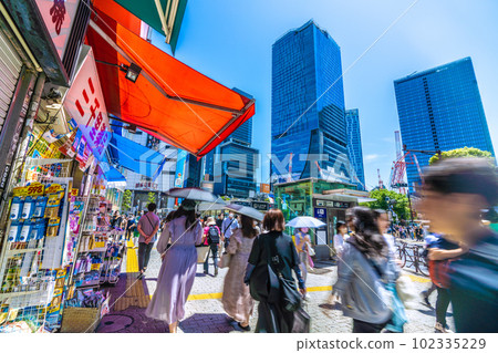 日本的東京城市景觀越來越多的人沒有馬......當心紫外線。從面膜到防紫外線護膚=5天，兒童節，澀谷 102335229