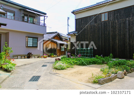 【香川縣】初夏的小豆島,迷宮小鎮的窄巷子 【香川縣】初夏的小豆島,迷宮小鎮的窄巷子 102337171