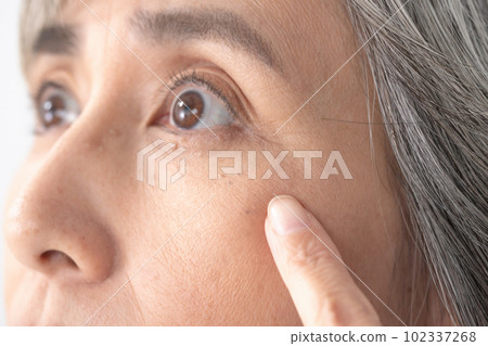 女高級眼部特寫 102337268