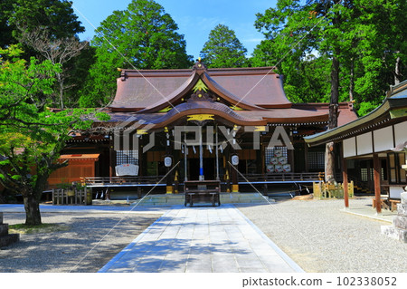 [德島縣]晴天的大麻彥神社外拜堂 102338052