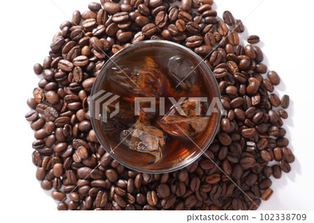冰咖啡和咖啡豆 冰咖啡和咖啡豆 102338709