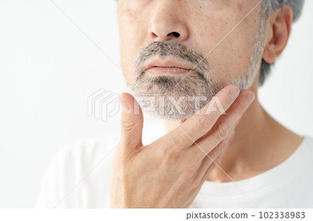 Men's beauty, beard hair removal, gray hair 102338983