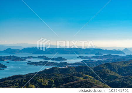 [Setonaikai National Park] Bisan Seto islands and Shikoku 5 seen from the summit of Mt. 102341701