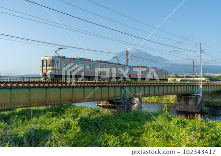 富士山和火車身延線 102343417