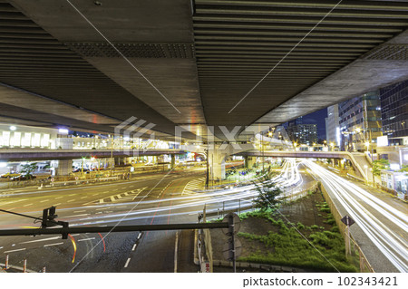 Scenery seen with a slow shutter 102343421