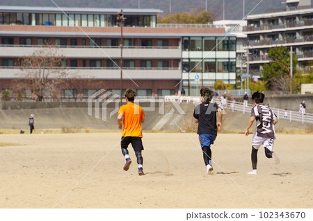 training on the beach 102343670
