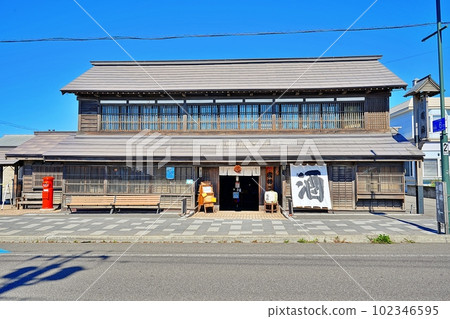 位於北海道增毛町的國希酒造，是日本最北端的清酒釀造廠。具有明治建築風格的清酒釀造廠 102346595