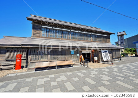Kunimare Sake Brewery in Mashike Town, Hokkaido, the northernmost sake brewery in Japan. Sake brewery with Meiji architecture Kunimare Sake Brewery in Mashike Town, Hokkaido, the northernmost sake brewery in Japan. Sake brewery with Meiji architecture 102346598
