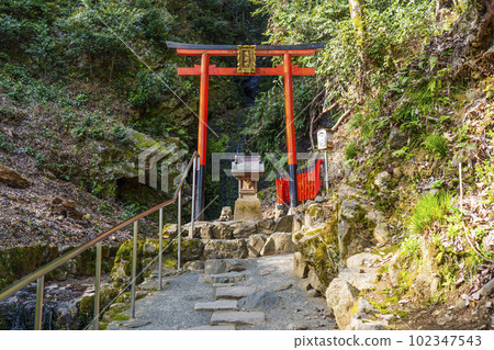 Matsunoo Taisha Reigame Falls Takigozensha Shrine (Arashiyama Miyacho, Nishikyo Ward, Kyoto City) Matsunoo Taisha Reigame Falls Takigozensha Shrine (Arashiyama Miyacho, Nishikyo Ward, Kyoto City) 102347543