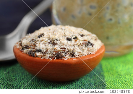 Isabgul and basil seeds with drinks 102348578