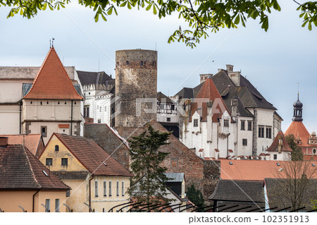 Jindruchuv Hradec - old castle with houses on foreground Jindruchuv Hradec - old castle with houses on foreground 102351913