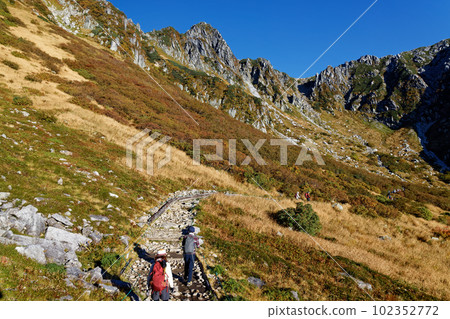 Hokendake viewed from Senjojiki Cirque in the Central Alps in autumn colors Hokendake viewed from Senjojiki Cirque in the Central Alps in autumn colors 102352772
