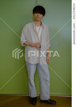 Z世代年輕人 102354624