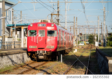 [蒲郡線] 在白吉田站等待發車的普通列車 102355302