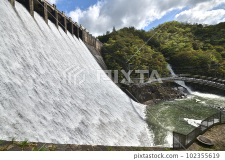 神戶市北區千狩水壩道場町放流 102355619