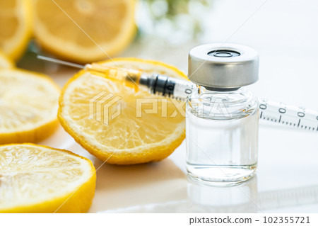 Vials and syringes Image materials for vitamin injections and beauty injections Vials and syringes Image materials for vitamin injections and beauty injections 102355721