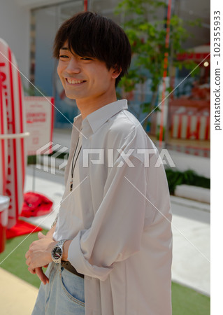 Z世代年輕人 102355933