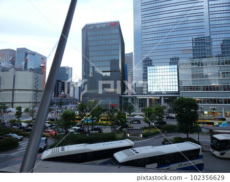 Bus terminal in front of JR Tokyo Station Yaesu Exit Bus terminal in front of JR Tokyo Station Yaesu Exit 102356629