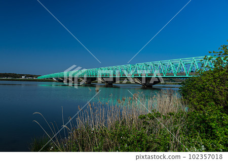 Scenery of the Ibi Nagaragawa Bridge 102357018