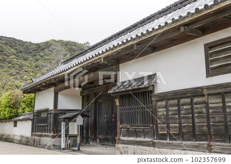 Kagawa Family Tenement Gate (Iwakuni City) Kagawa Family Tenement Gate (Iwakuni City) 102357699