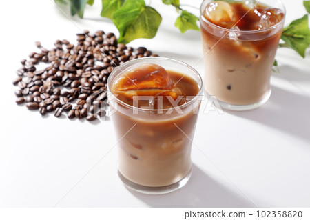 Ice cafe au lait 102358820