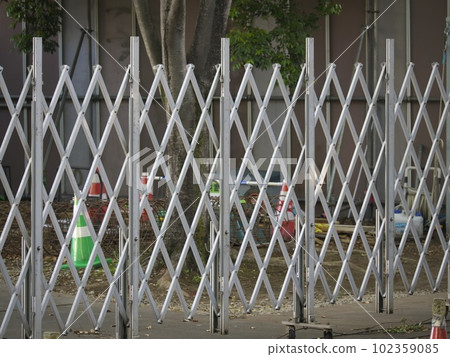 yard fence 102359085
